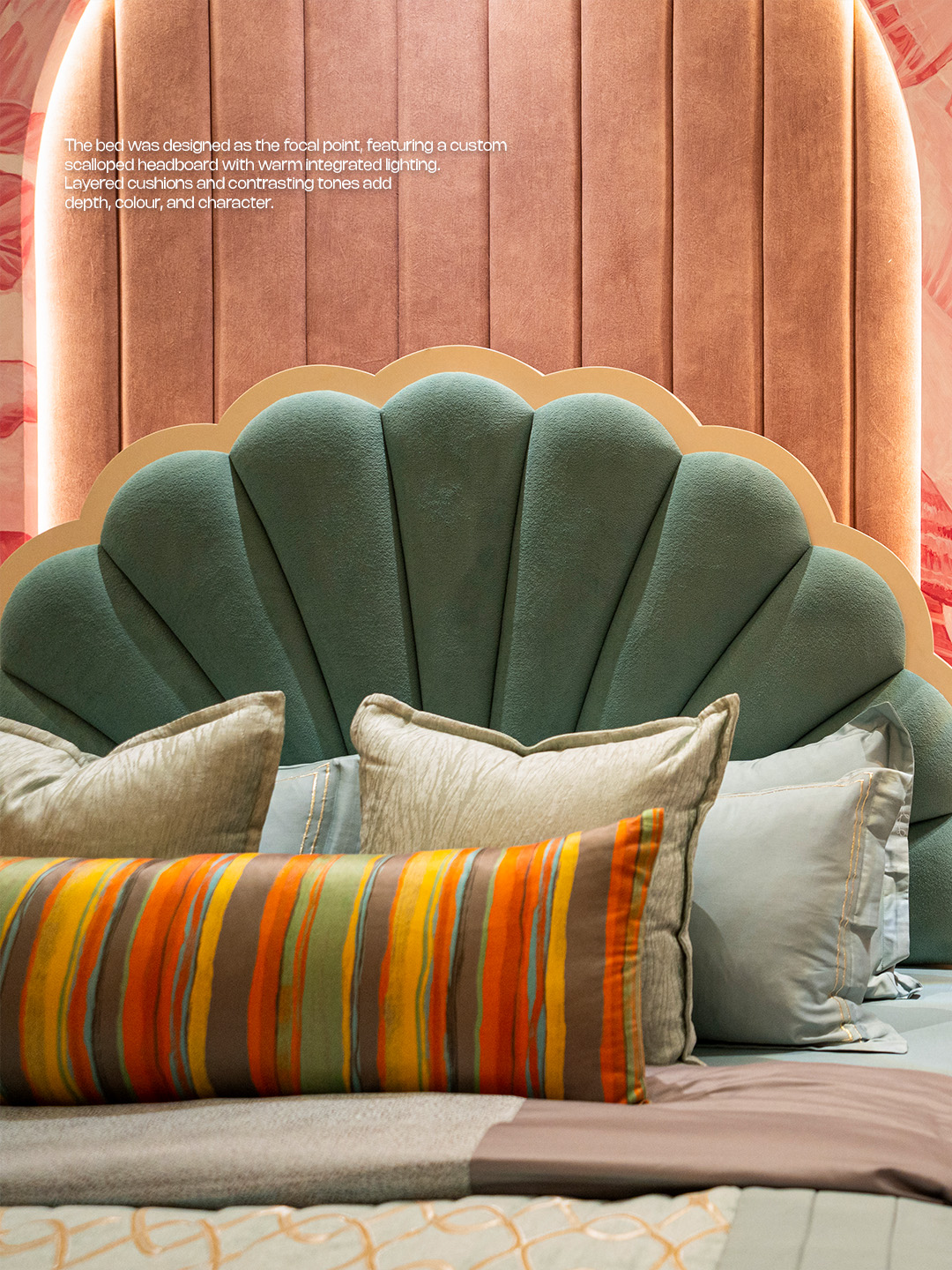Arched feature niche with bespoke decor - Modern House Design DHA Multan